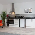 Charles Alexander Short Stay - Charnley House Apartments